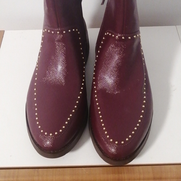 FitFlop Kinbey Microstud Patent Ankle Boots - Picture 5 of 11